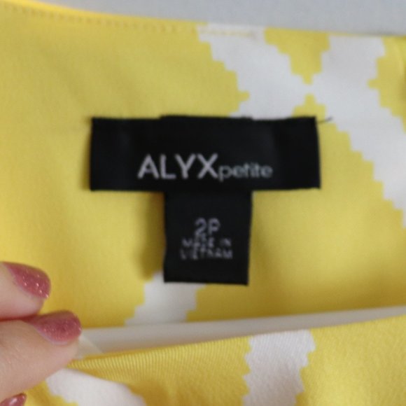 Yellow and White Design Fitted Mini Dress | 079 - Picture 2 of 4